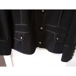 M. & S. Zwarte vest met dubbele sluiting Maat: 50 Prijs: € 4