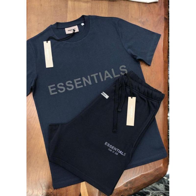Essenstials Tshirt + Korte broek